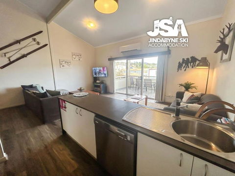 Razorback 6 - Accommodation Noosa 3