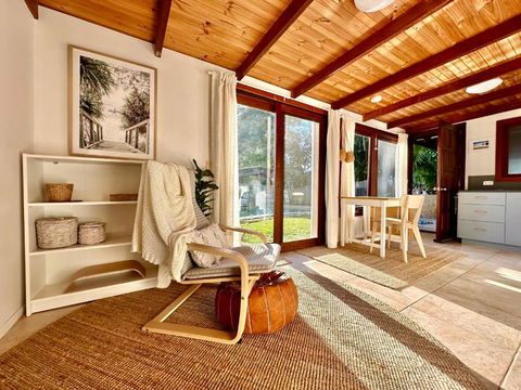 Private Access Retreat 1 Queen Bedroom W Stunning Pool And Ocean Views - Accommodation Noosa 0