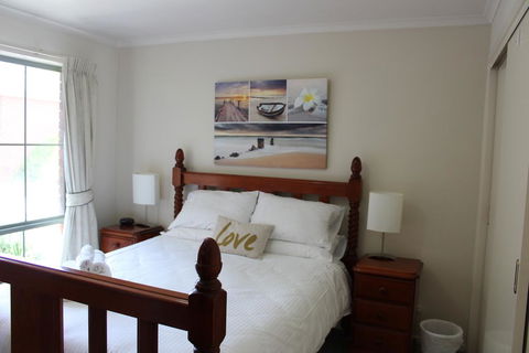 Australian Home Away Ringwood Bardia - Accommodation Noosa 2