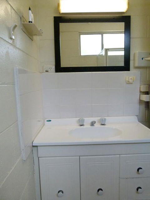 Azalea Motel - Accommodation Noosa 2