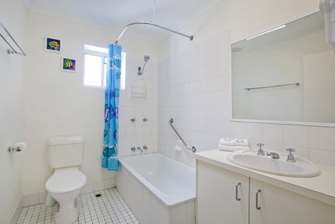 Beach Breakers Resort - Accommodation Noosa 1