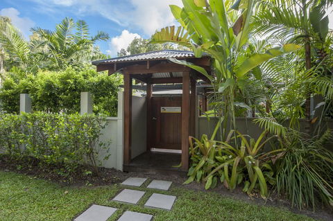 Beach Condominium - Accommodation Noosa 1