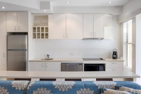 Resort Style Escape On Hastings Street - Accommodation Noosa 1