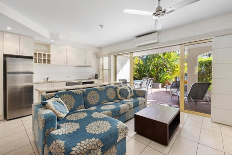 Resort Style Escape On Hastings Street - Accommodation Noosa 2