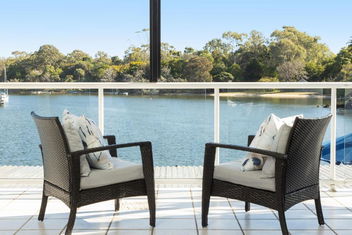 Riverfront With Jetty, Ideal For Families with Accommodation Noosa