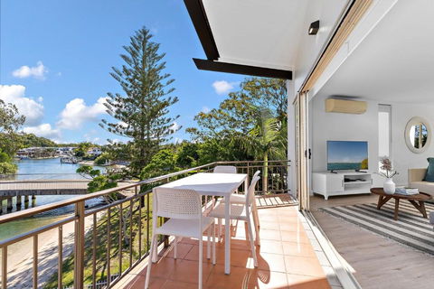 Riverfront 2 Bedroom Penthouse, Steps From Hastings Street - By Stay Noosa - Accommodation Noosa 3