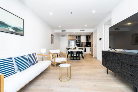 Restful Apt Near ANZAC Park West - Accommodation Noosa 1