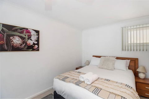 Reel Close! Walk To Everything. Sleeps 6 - Accommodation Noosa 3