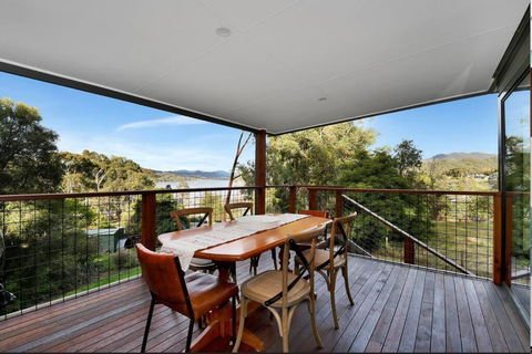 Relax At Goughs Bay - Accommodation Noosa 0