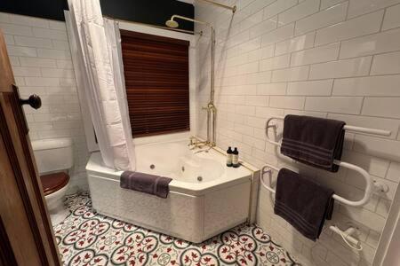 Renovated Cottage Near Cataract Gorge Launceston - Accommodation Noosa 3