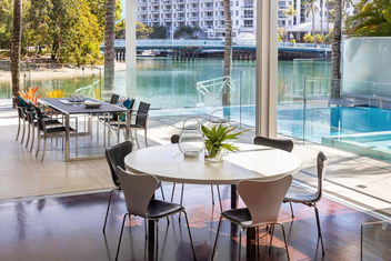Riverfront Haven Modern Elegance, Pool with Accommodation Noosa