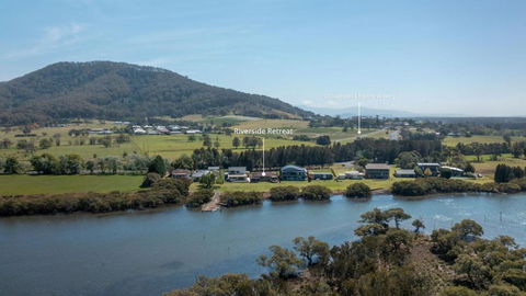 Riverside Retreat, Coolangatta, Near Seven Mile Beach - Accommodation Noosa 0
