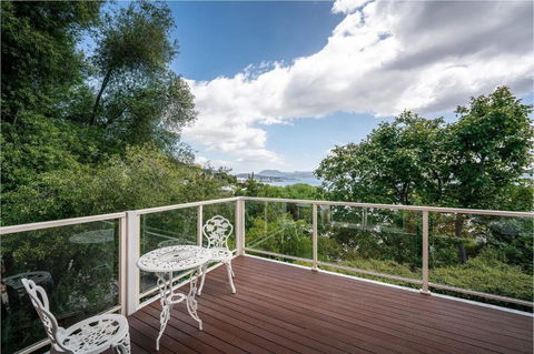 Riveting House With Incredible Water-view At SandyBay - Accommodation Noosa 1