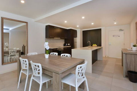 Resort-style Swim Out - A True Tropical Oasis - Accommodation Noosa 3