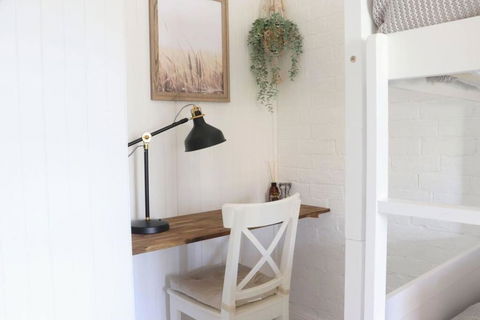 Rustic Chic 200 Metres From CBD - Accommodation Noosa 2