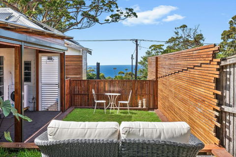 Romanic Garden View 1 Bed Apartment With Ocean Views At Stanwell Tops - Accommodation Noosa 0