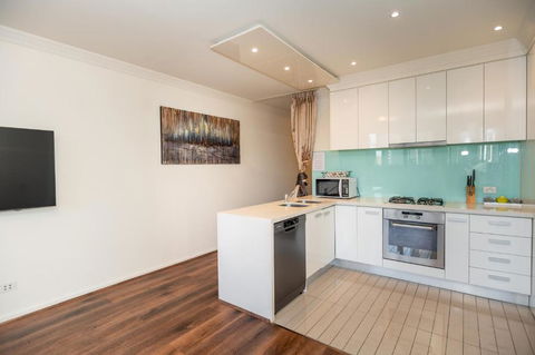 Rome Sky Villa - Accommodation Noosa 3