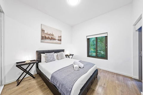Rooftop 2 Bed Apt With Terrace At Newtown MHS - Accommodation Noosa 1