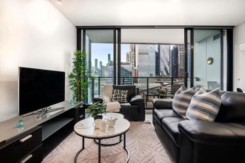 Rooftop Pool 2BR Apartment At Marvel Stadium With Free Parking - Accommodation Noosa 1