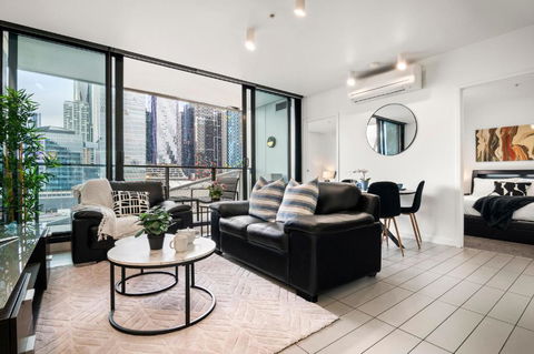 Rooftop Pool 2BR Apartment At Marvel Stadium With Free Parking - Accommodation Noosa 0