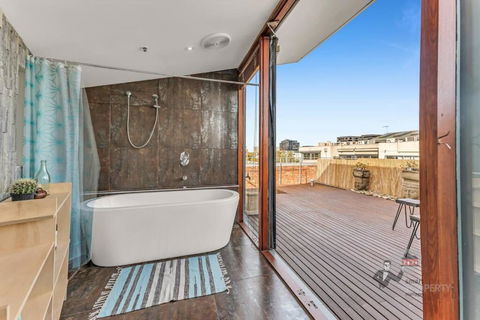 Rooftop Warehouse In Fitzroy - Accommodation Noosa 1