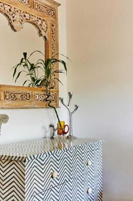 Rose Cottage - Right In Town - Accommodation Noosa 2