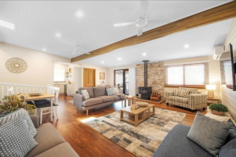 Rosemill Cottage - Mobility Friendly Accommodation Never Looked Better! - Accommodation Noosa 1