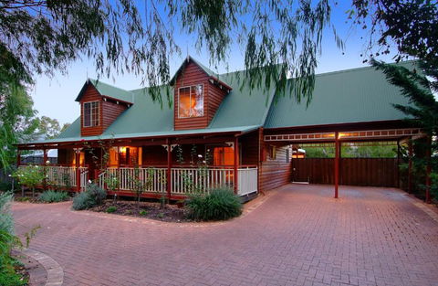Rosewood Cottage - Accommodation Noosa 2