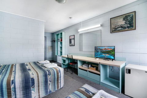 Royal Hotel - Accommodation Noosa 0