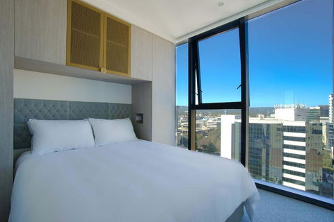 Rundle Retreat - 2BR Apartment With Stunning Views - Accommodation Noosa 0