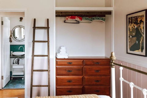 S U N S E T S H A C K Binalong - Accommodation Noosa 2