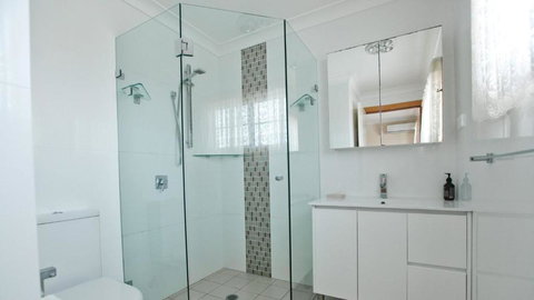 Salt Water Villa Bermagui Four Bedroom Central Location With Wifi - Accommodation Noosa 3