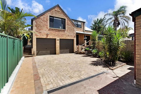 Salt Wood Cabin Style Retreat - Accommodation Noosa 0