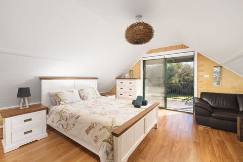 Salt Wood Cabin Style Retreat - Accommodation Noosa 2