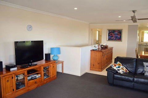 Salty Kisses - Bring Your Own Linen. - Accommodation Noosa 3