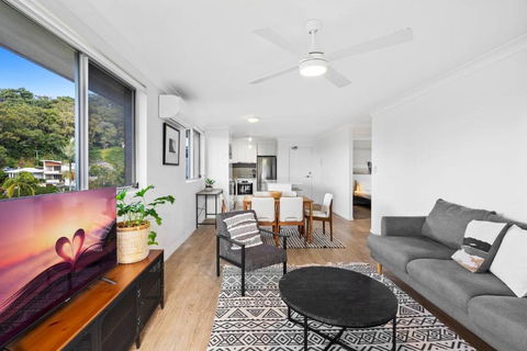 Salty Sea Breeze Apartment 500m To Waters Edge - Accommodation Noosa 0