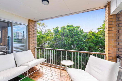 Salty Sea Breeze Apartment 500m To Waters Edge - Accommodation Noosa 3