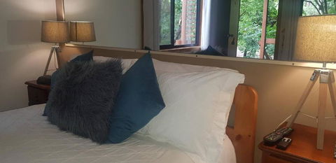 Samurai Beach Bungalows - Port Stephens YHA - Accommodation Noosa 2