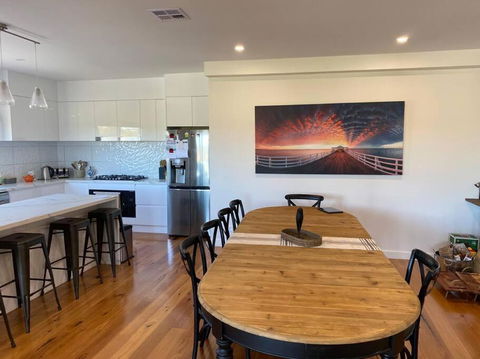 Sanary A Modern Beach Home In Martha Cove - Accommodation Noosa 2