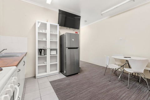 Sanctuary Resort Motor Inn - Accommodation Noosa 1