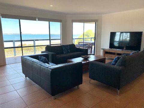 Sandcastle - A Esplanade Place, Stunning Views - Accommodation Noosa 1