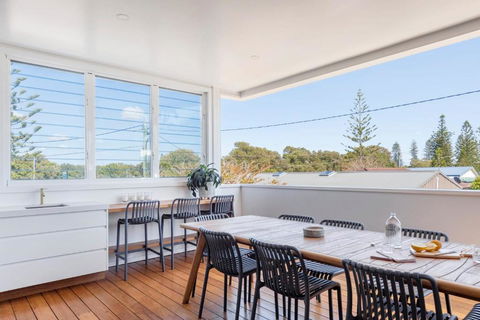 Sandhurst - Oceanstays - Accommodation Noosa 3
