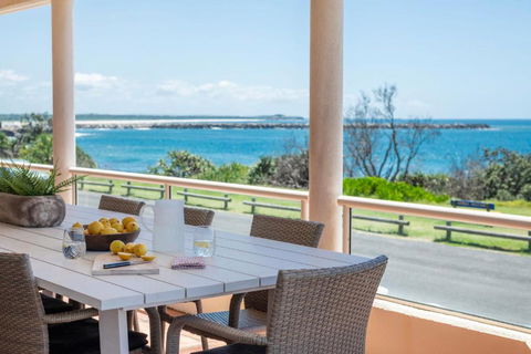 Sandrift One - Oceanstays - Accommodation Noosa 0
