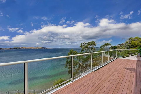 Sandy Bay Beachfront Oasis Direct Beach Access - Accommodation Noosa 1