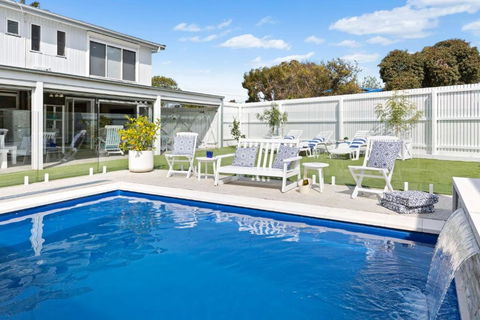 SANTORINI BEACH HOUSE SAFETY BEACH - Accommodation Noosa 0