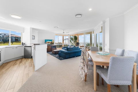 Seamist 6 - Catch The Seamist From Your Penthouse - Accommodation Noosa 2