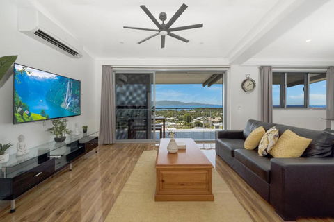 SEA-Renity On Castle Hill - Accommodation Noosa 2