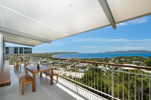 SEA-Renity On Castle Hill - Accommodation Noosa 0