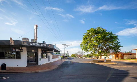 St George Hotel Motel - Accommodation Noosa 0