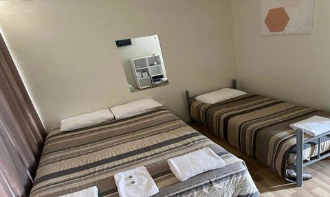 St George Hotel Motel - Accommodation Noosa 1
